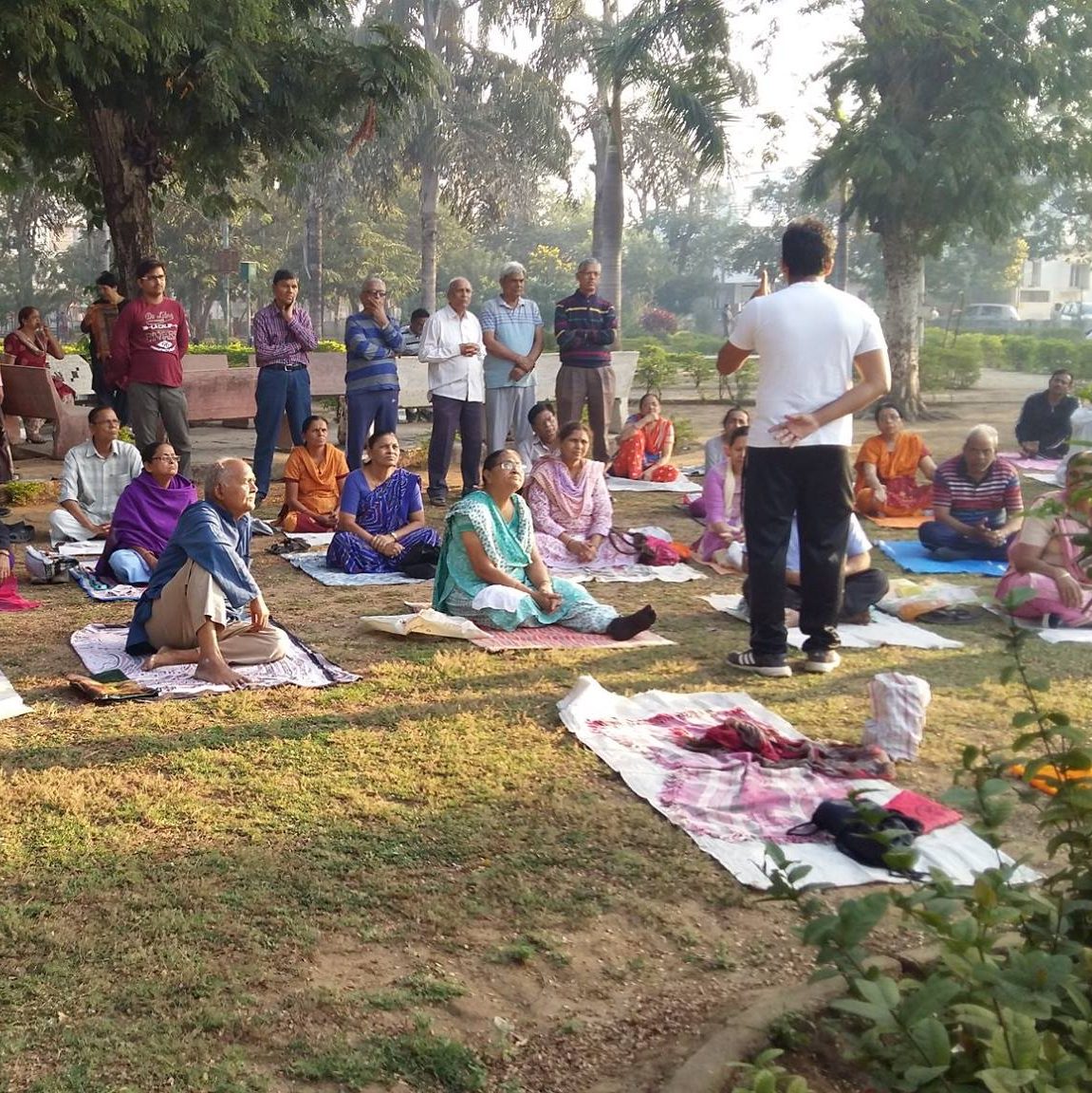 cropped-Diabetes-education-program-in-garden.jpg